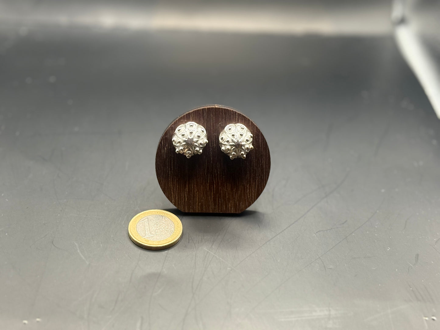 Mattenklopper oorbellen rond